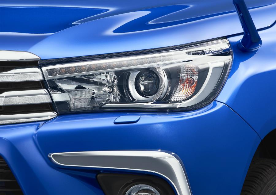 Детали экстерьера Toyota Hilux Z Double Cab 2017 года  (JP) (фото 15 из 16)